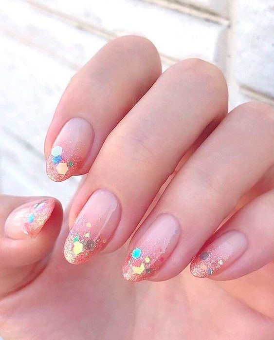 glitter-tips-nail-art