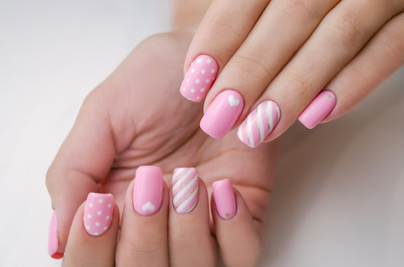 pink-and-white-valentines-day-nails