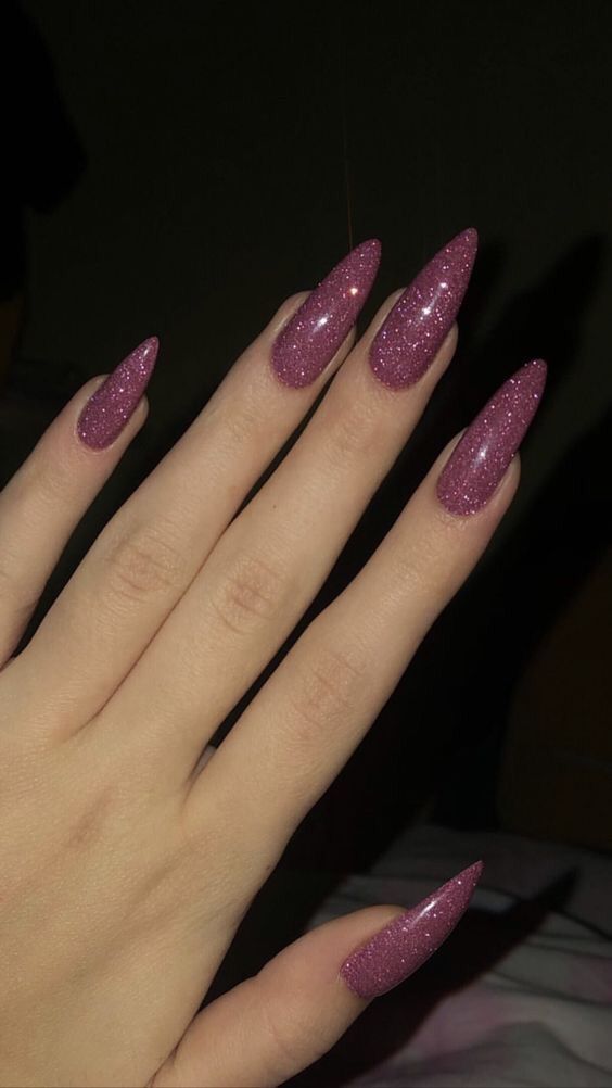 pink-glitter-nails
