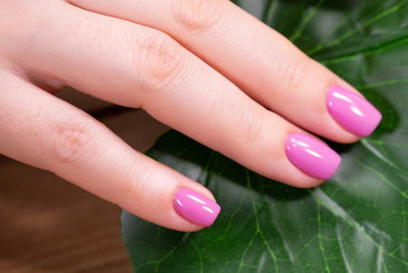 pink-valentines-day-nails-short-nails