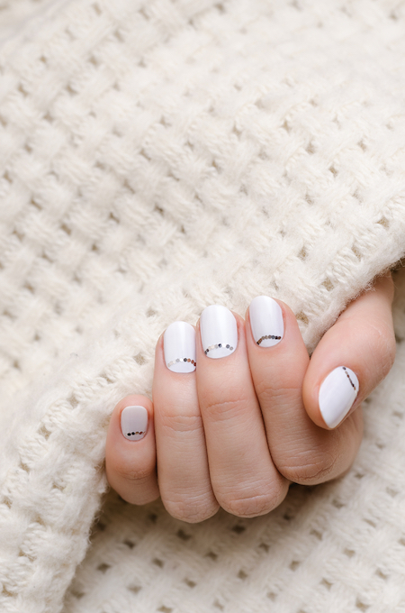 white-valentines-day-manicure