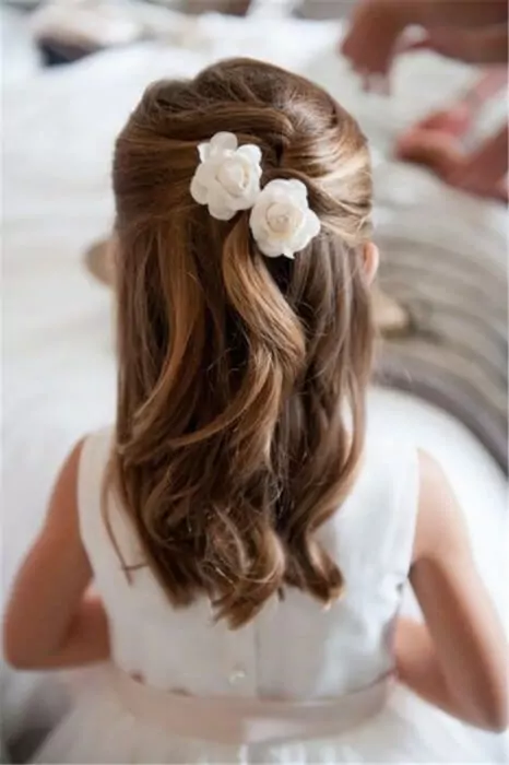 flower-hairstyle-first-holy-communion