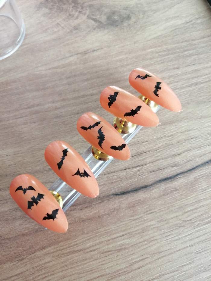 Bats-halloween-nail-art