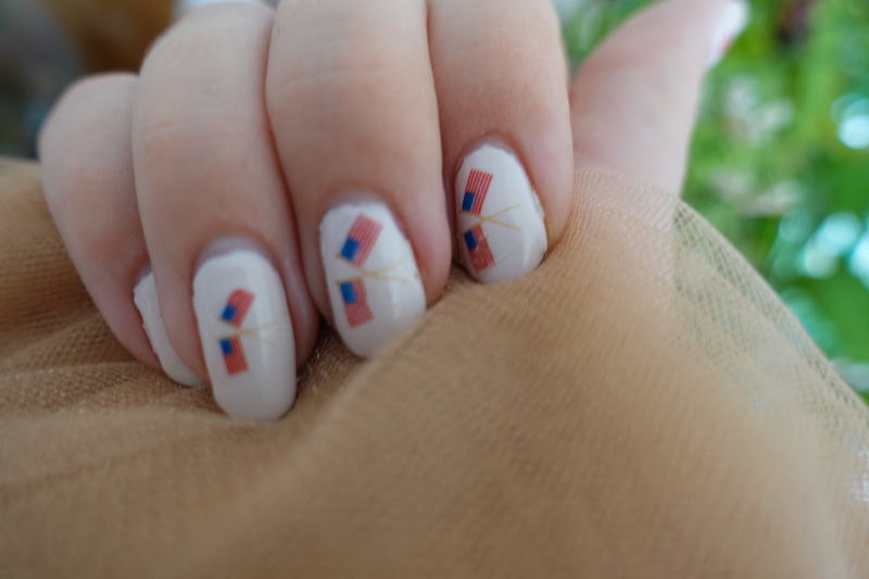 american-flag-nail-art-long-nails