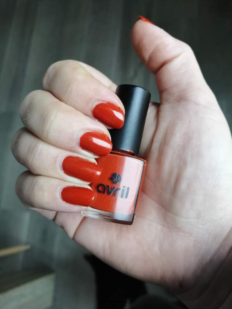 avril-burnt-orange-nail-polish