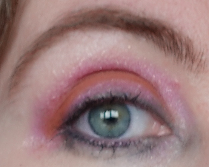 matte-orange-eye-look-with-pink