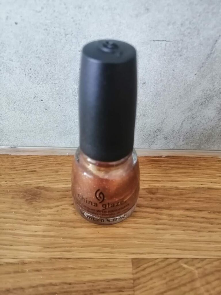 metallic-burnt-orange-nail-polish-768x1024-1