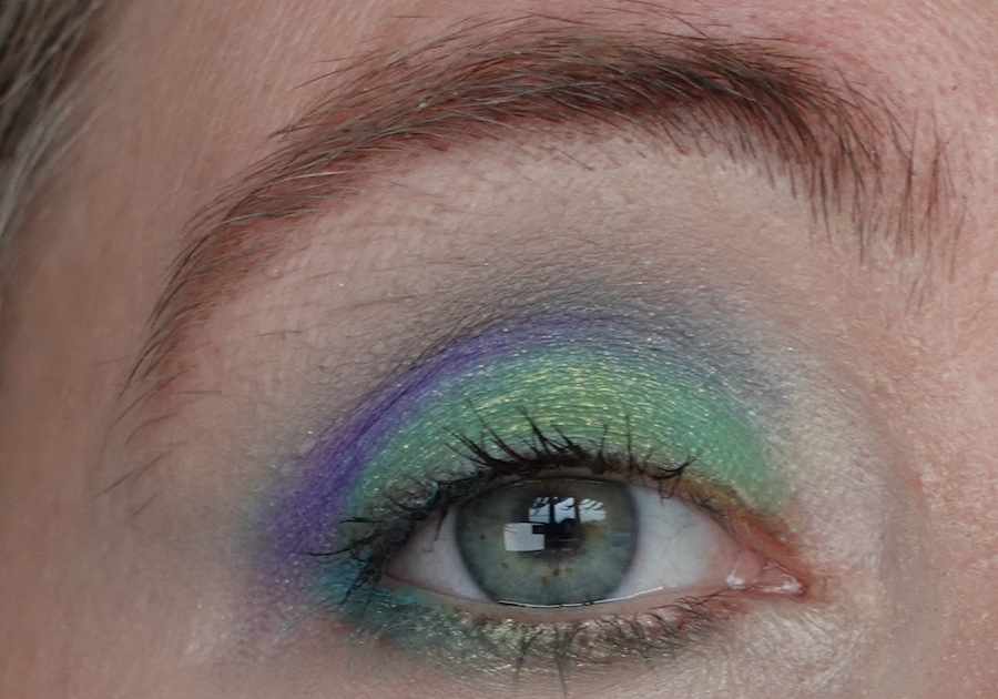 purple-and-green-eyeshadow-look