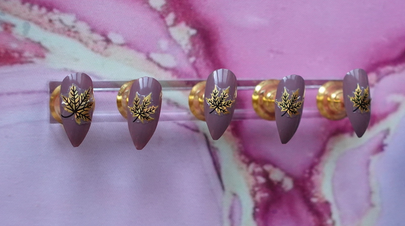 purple-fall-nail-art-with-gold