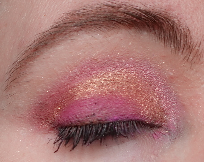 rose-gold-eyeshadow-look-with-bright-pink