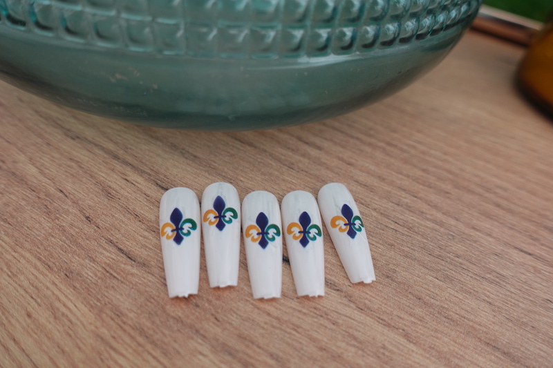 mardi gras fleur de lys nails